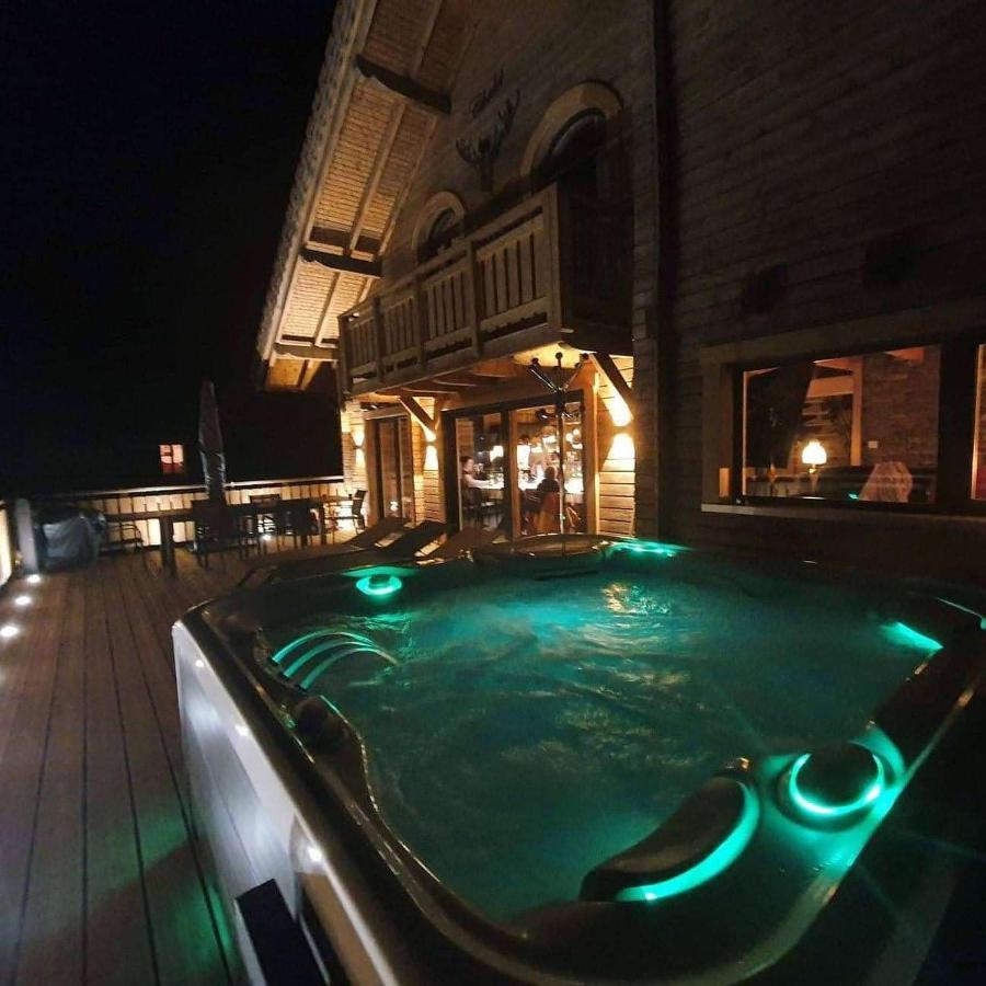 Nouveau M.meta 12 Pers Sauna,jacuzzi,billard Chalet