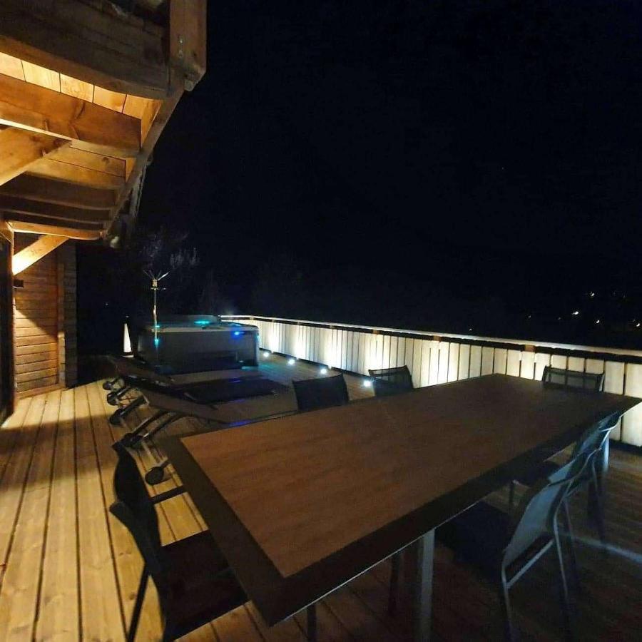 Nouveau M.meta 12 Pers Sauna,jacuzzi,billard Chalet