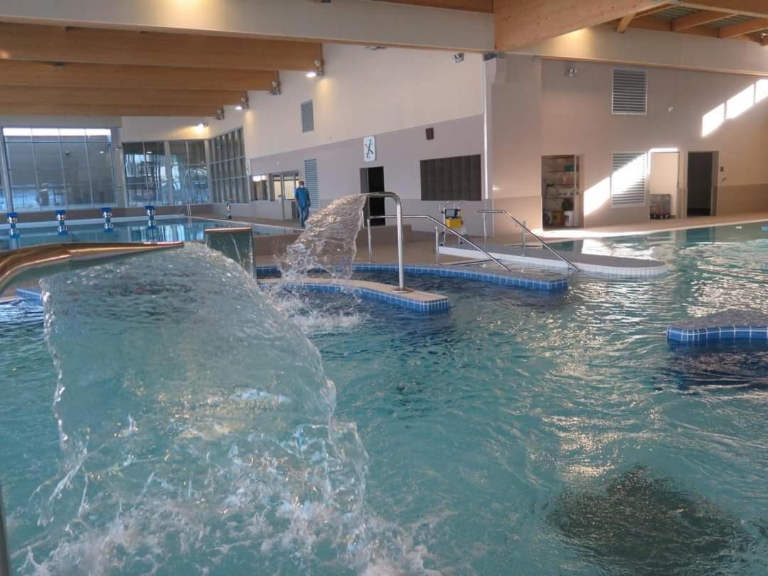 Nouveau M.meta 12 Pers Sauna,jacuzzi,billard Chalet *