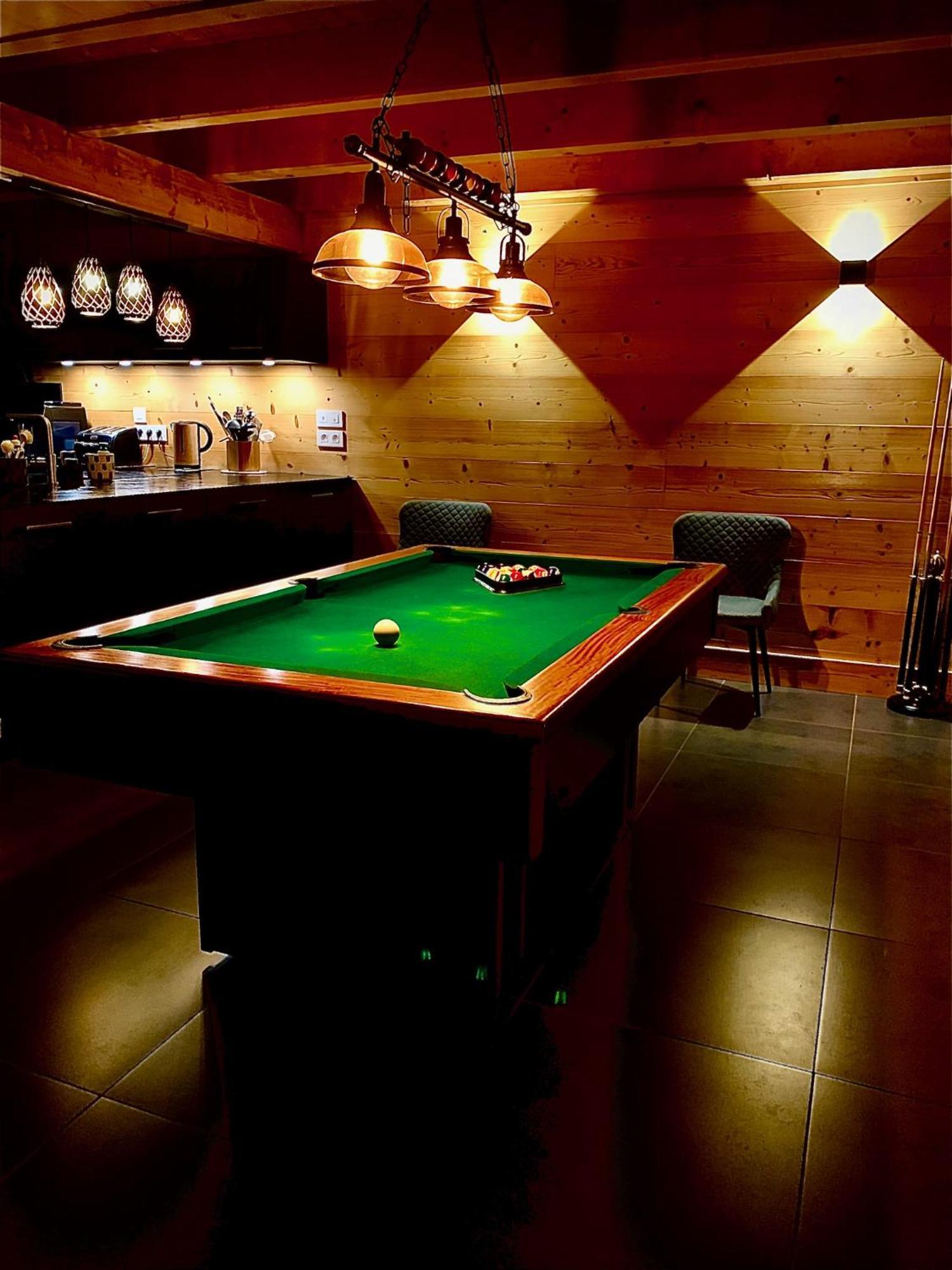 Nouveau M.meta 12 Pers Sauna,jacuzzi,billard Chalet
